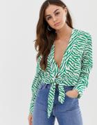 Prettylittlething Tie Front Blouse In Green Zebra - Pink