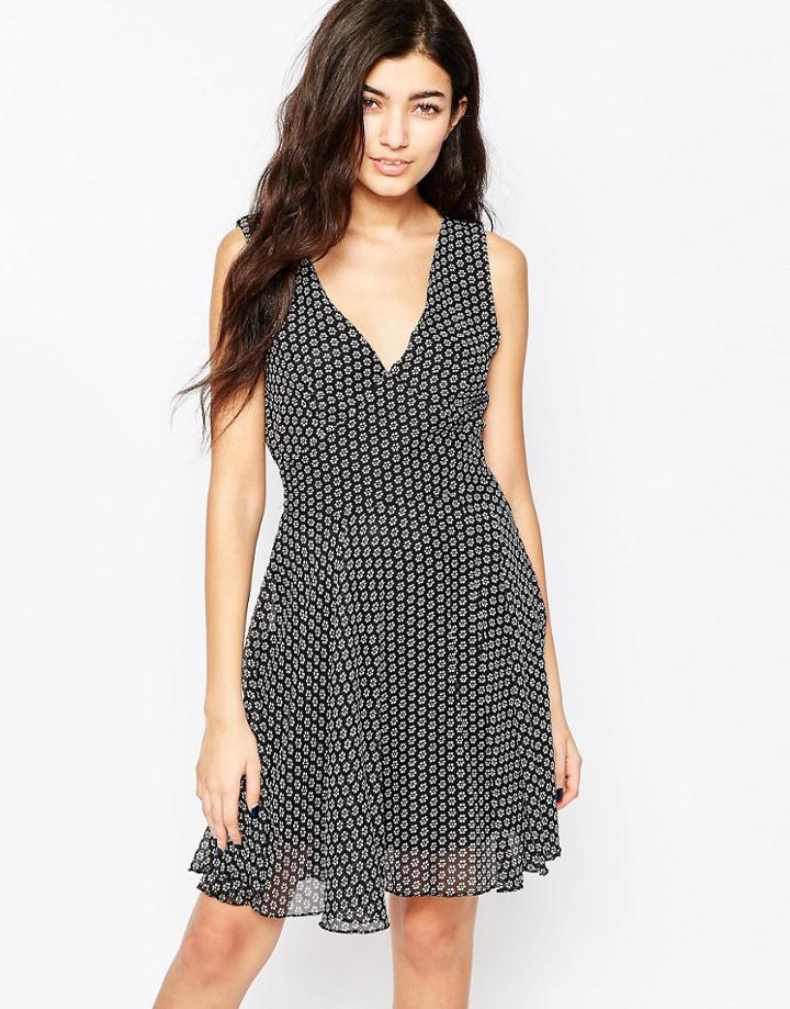 Iska V Neck Floral Skater Dress - Black