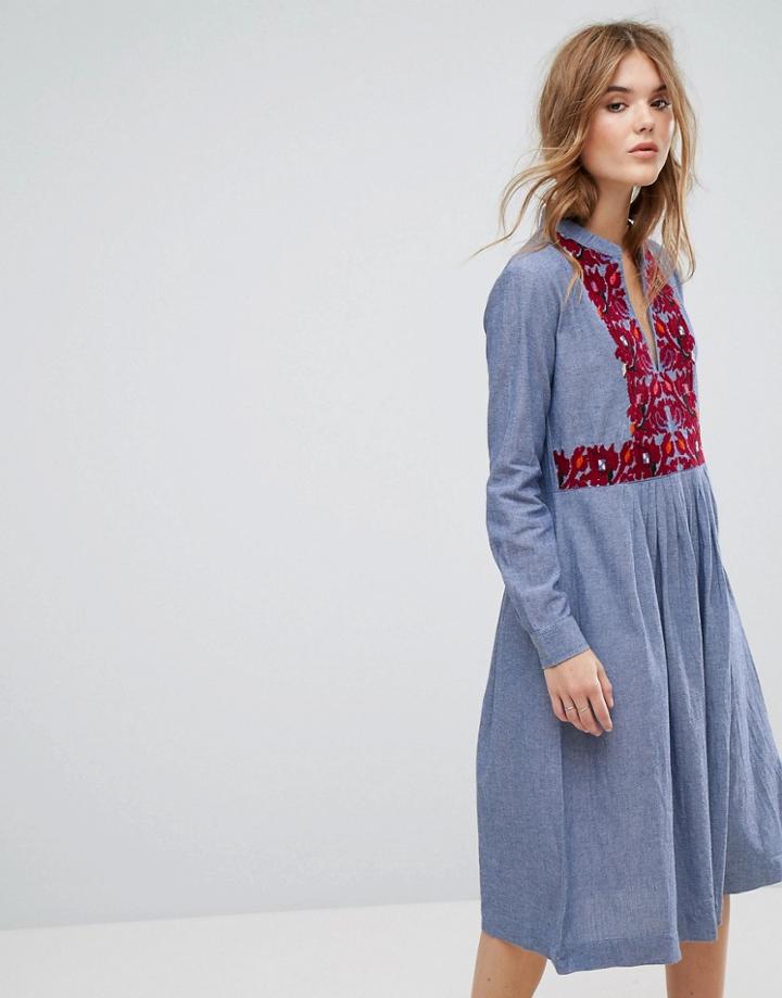 Leon And Harper Embroidered Midi Dress In Chambray - Blue