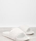 Truffle Collection Wide Fit Quilted Pool Slide In White-neutral