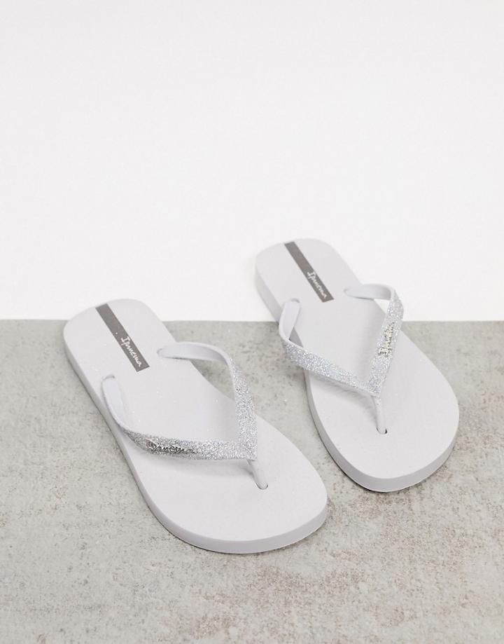 Ipanema Glitter Flip Flop In White