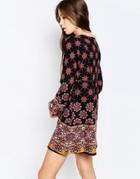 Qed London Long Sleeve Smock Dress In Border Print - Black
