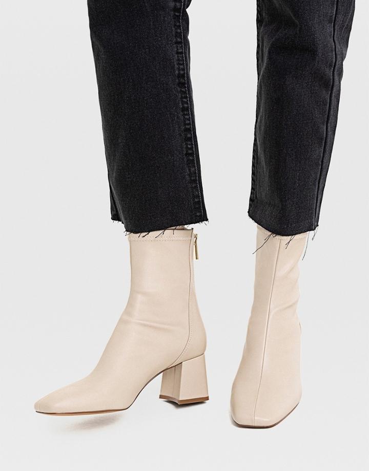 Stradivarius Seam Front Mid Heel Boots In Ecru-white