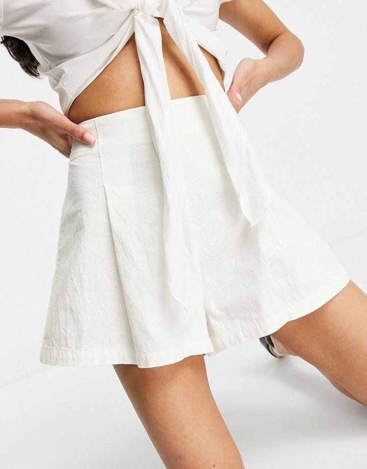 Asos Design Textured Pleat Front Short In Cream-white