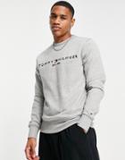 Tommy Hilfiger Classic Logo Sweatshirt In Grey