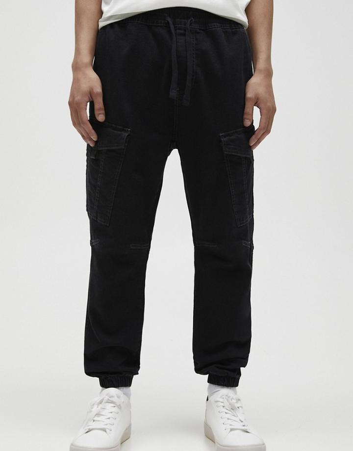Pull & Bear Relaxed Cargo Jeans In Black With Chain