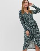 New Look Wrap Dress With Soft Touch In Floral Pattern - Green