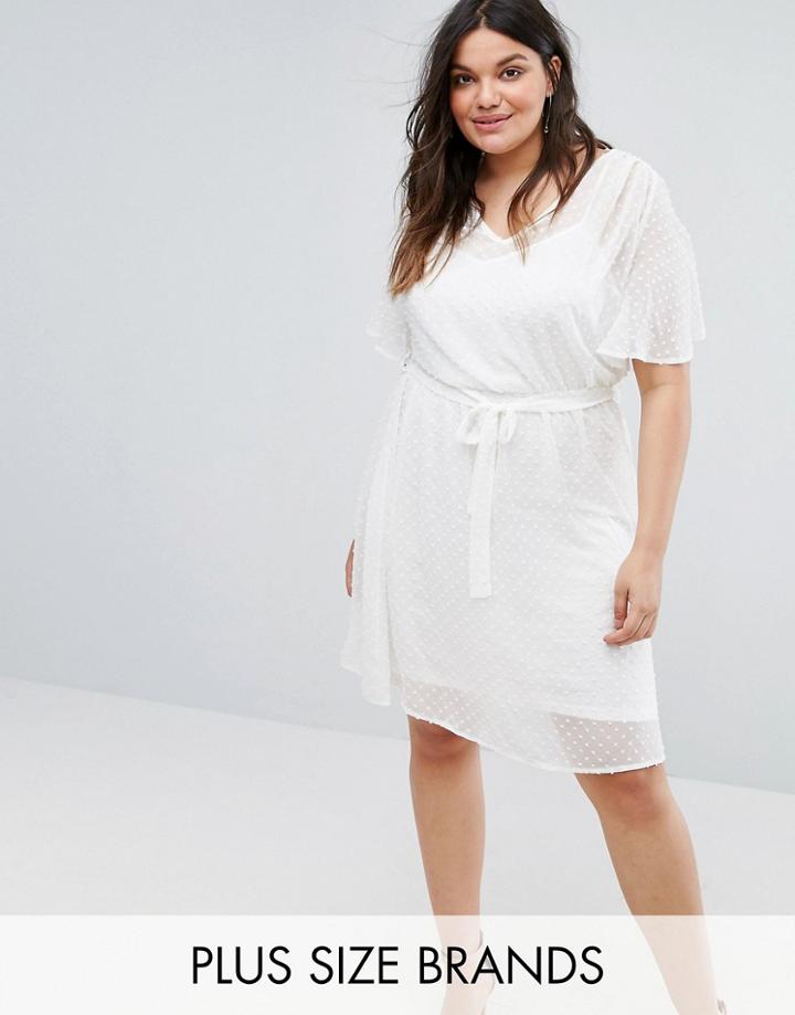 New Look Plus Dobby Spot Skater Dress - Cream