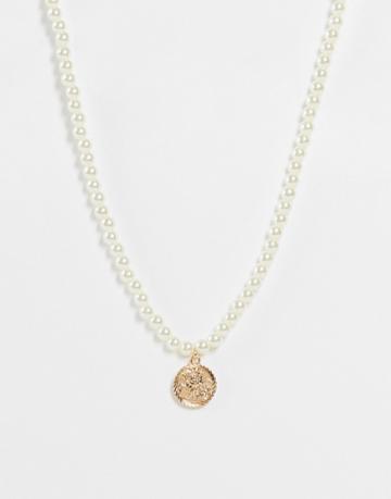 Chained And Able Pearl Pendant In Gold