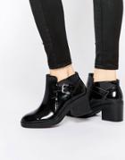 Pull & Bear Patent Cut Out Boot - Black