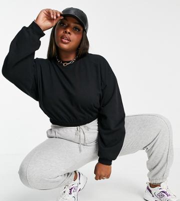 I Saw It First Plus Crop Sweatshirt In Black