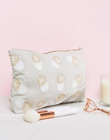Elizabeth Scarlet Pineapple Ananas Cloud Pouch - Multi