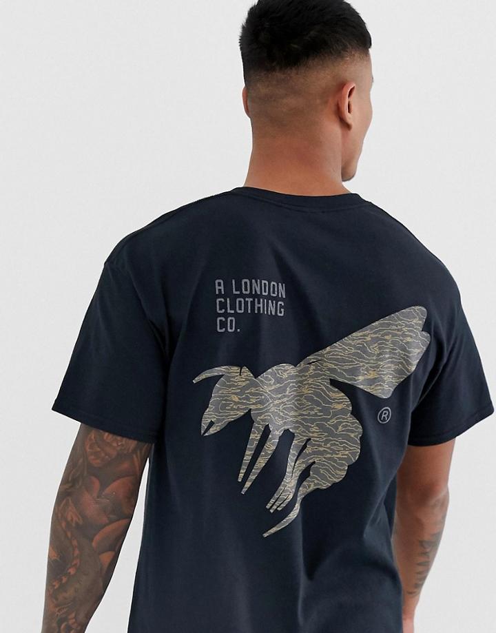 A London Camo Wasp Back Print T-shirt In Oversized Fit-black