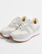 Na-kd Retro Runner Sneakers In Light Gray/beige