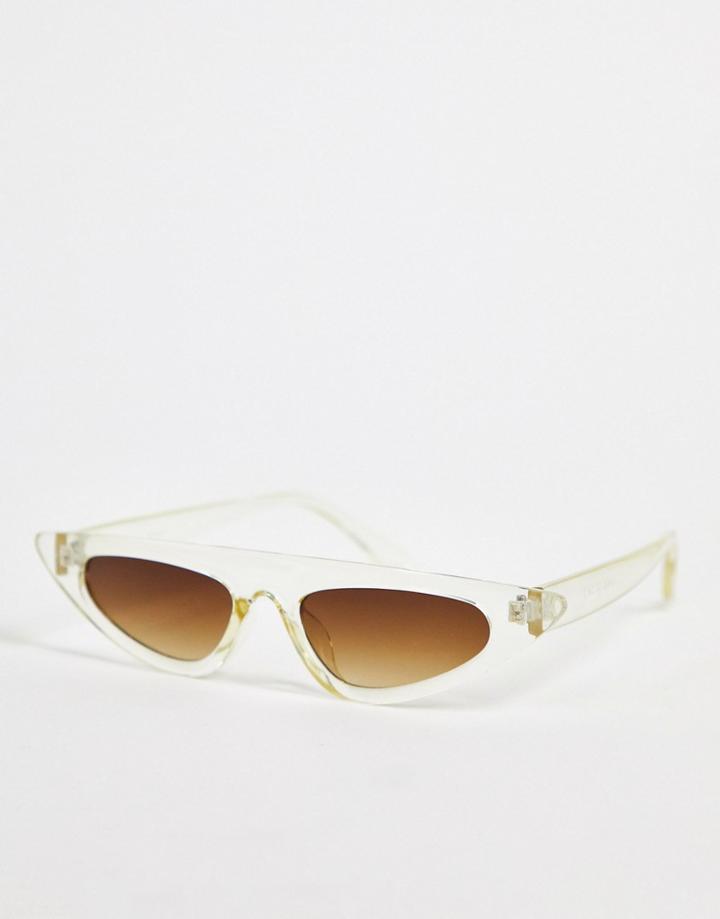 I Saw It First Cat Eye Sunglasses In Clear Gray