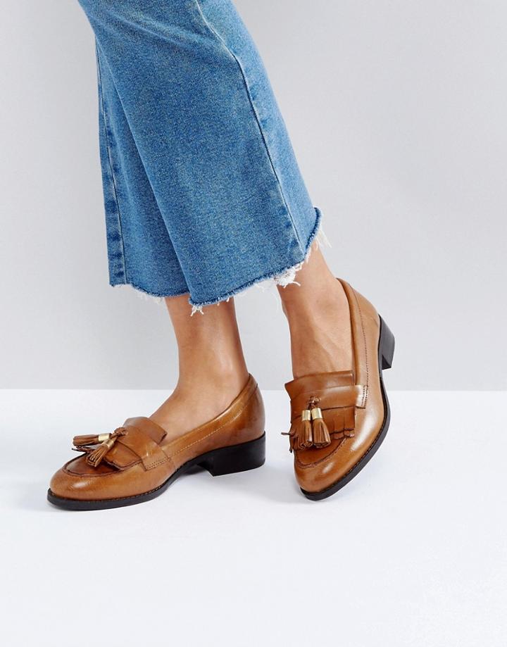 Carvela Leather Tassel Loafer - Tan