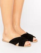 New Look Suede Cross Strap Flat Sandal - Black