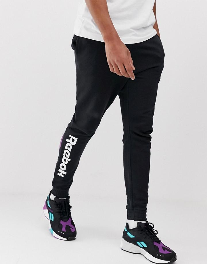 Reebok Vector Logo Sweatpants In Black