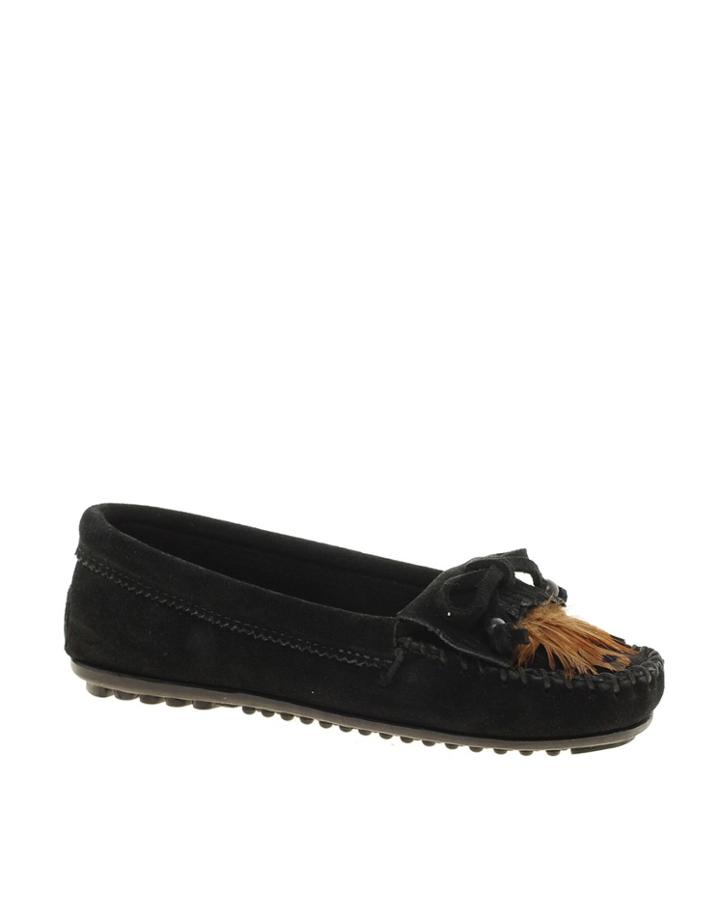 Minnetonka Feather Moc Black Shoes - Black