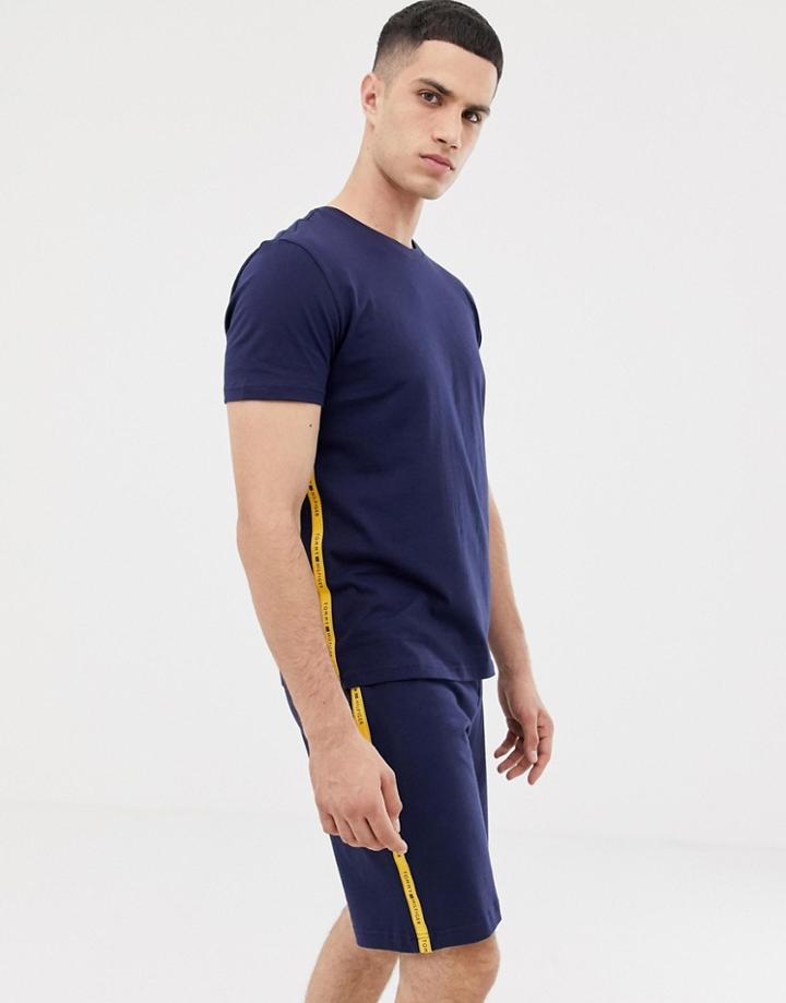 Tommy Hilfiger Crew Neck T-shirt With Contrast Sleeve Taping In Navy - Navy