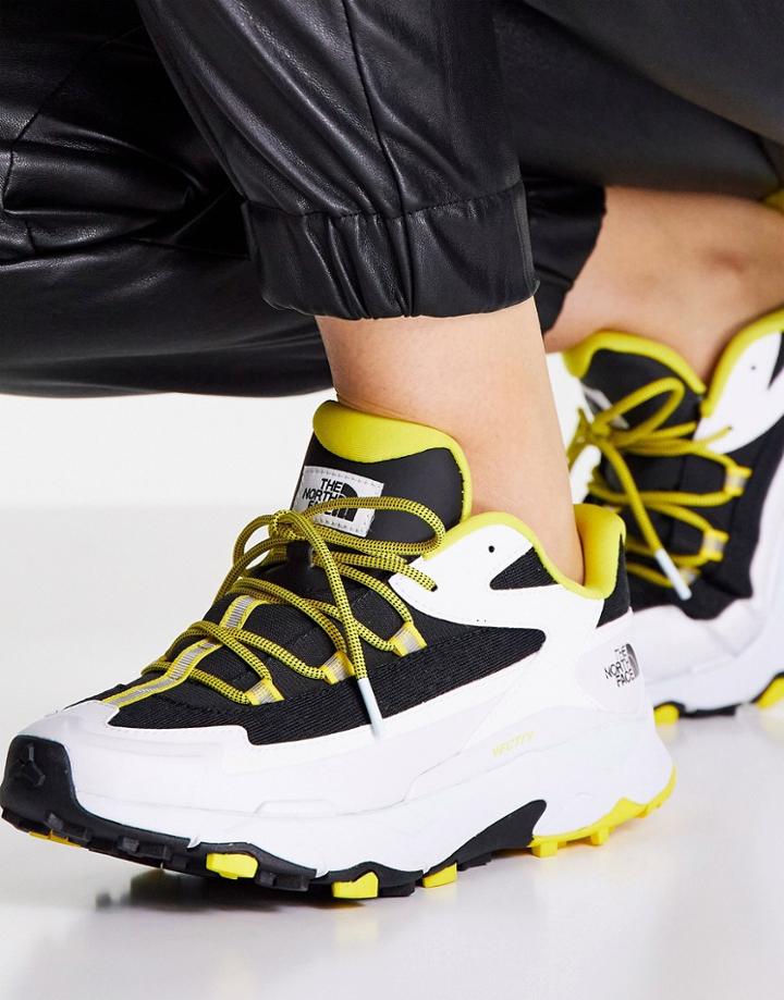 The North Face Vectiv Traval Sneakers In White
