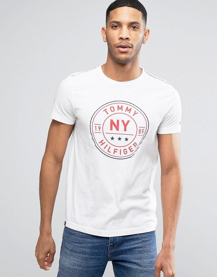 Tommy Hilfiger Circle Logo T-shirt Regular Fit In White - White