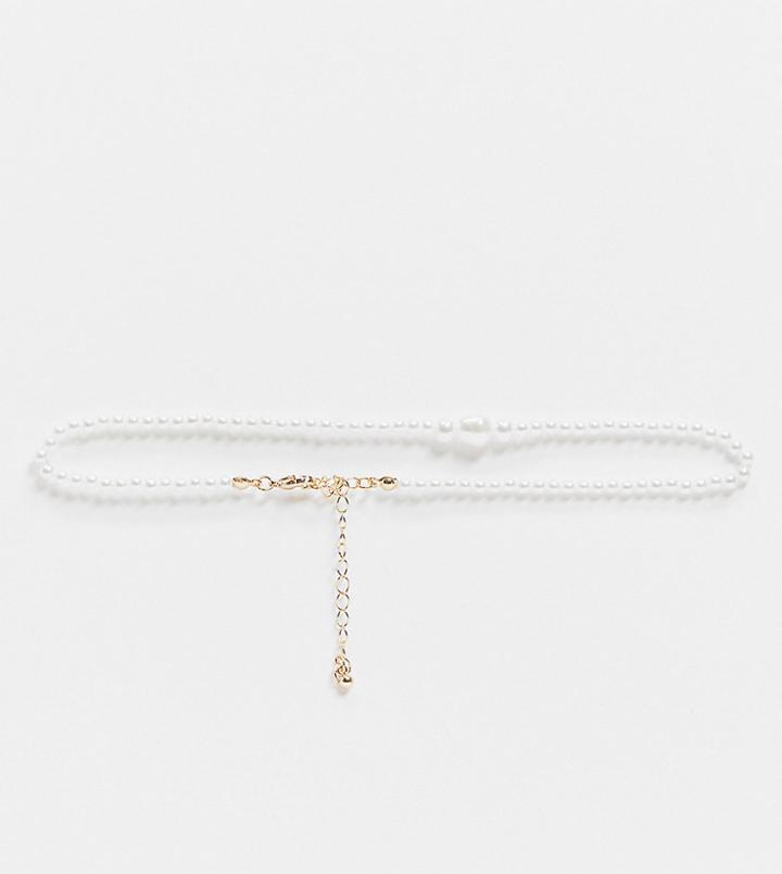 Asos Design Curve Choker Necklace In Graduating Pearls-gold