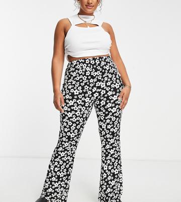 New Look Curve Flared Pants In Black Retro Floral