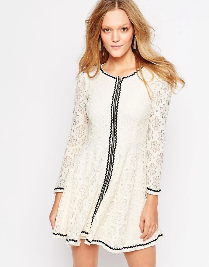 Qed London Angel Sleeve Dress - Cream