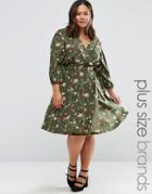 Yumi Plus Wrap Dress In Floral Print - Green