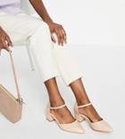 Truffle Collection Wide Fit Mid Block Heel Shoe In Beige-neutral
