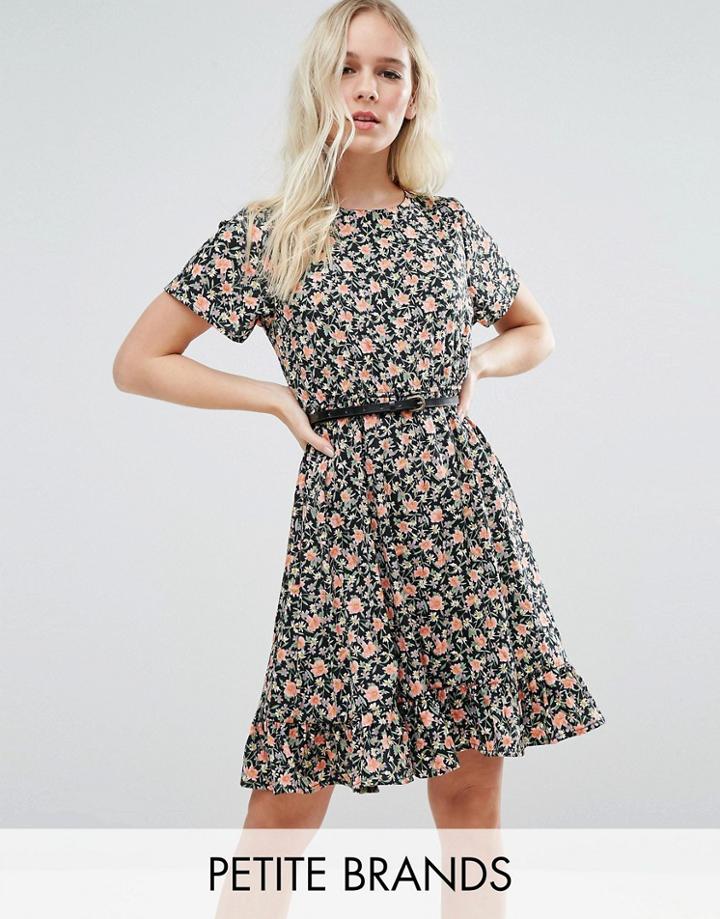 Yumi Petite Skater Dress With Frill Hem In Floral Print - Black