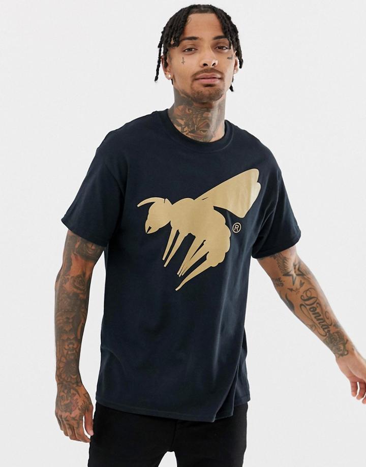 A London Gold Wasp Back Print T-shirt In Oversized Fit-black
