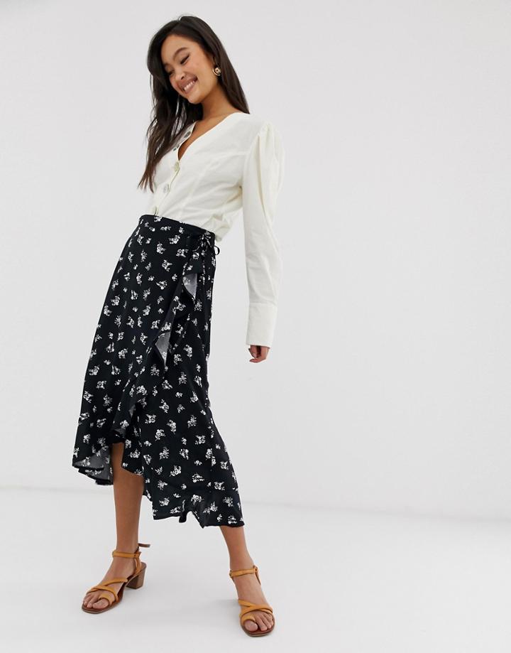 New Look Ruffle Wrap Midi Skirt In Dark Floral Print - Black
