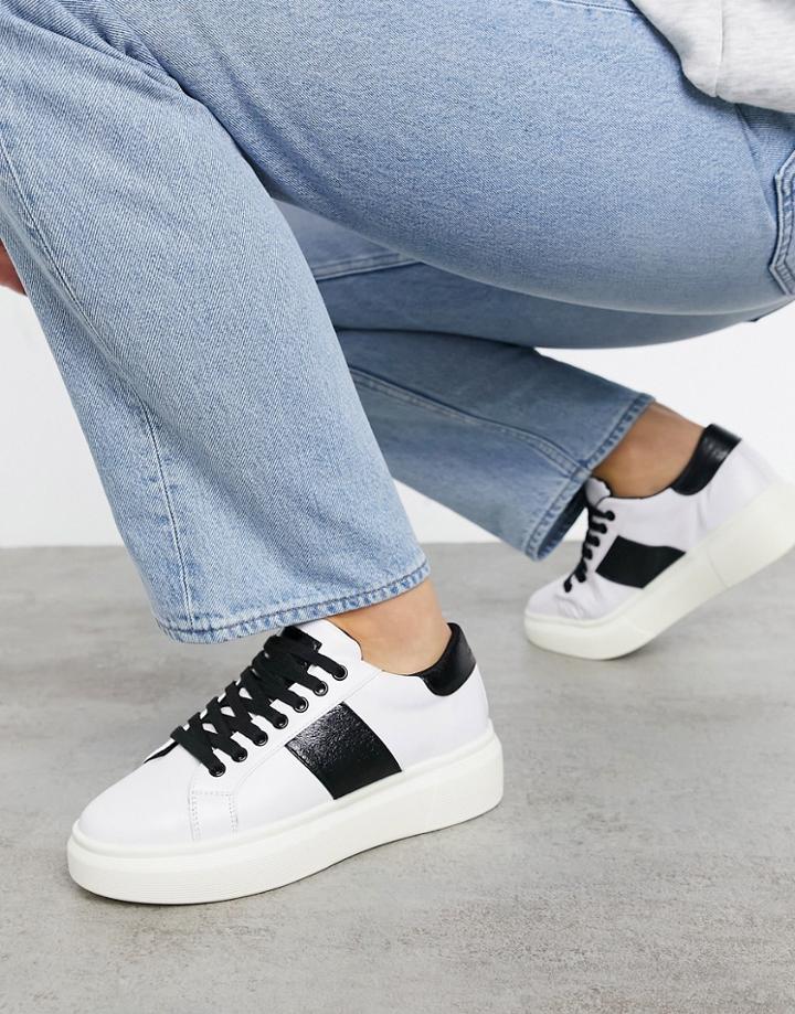 London Rebel Flatform Sneakers In Black And White