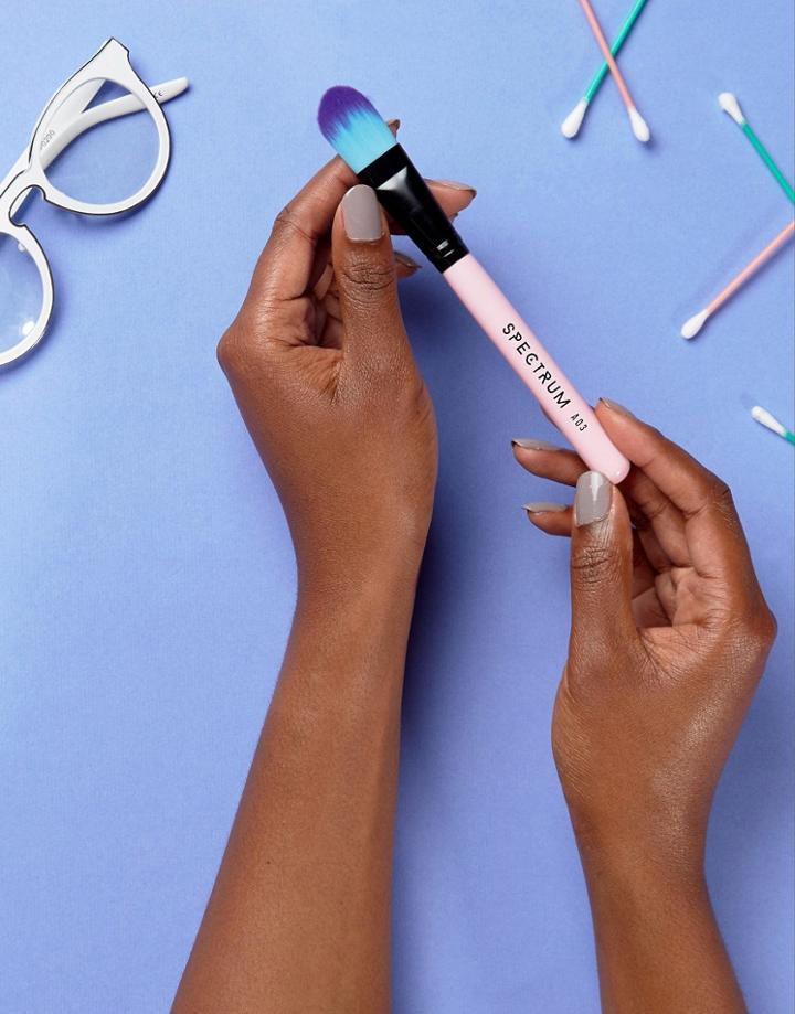 Spectrum Oval Foundation Brush - Clear