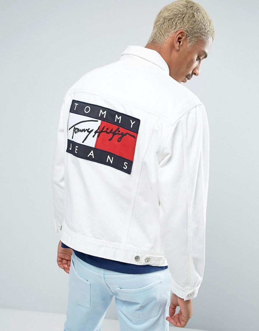 Tommy Jeans 90s Denim Jacket M22b Back Logo In White White | LookMazing