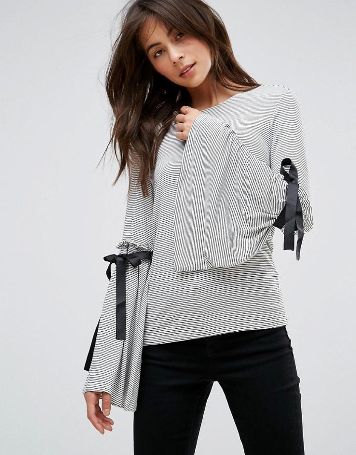 Only Ruffle Sleeve Top - Black