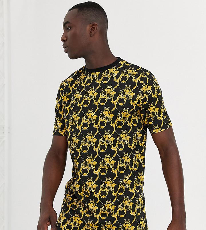 Duke Tall T-shirt With Baroque Print And Curved Hem In Black