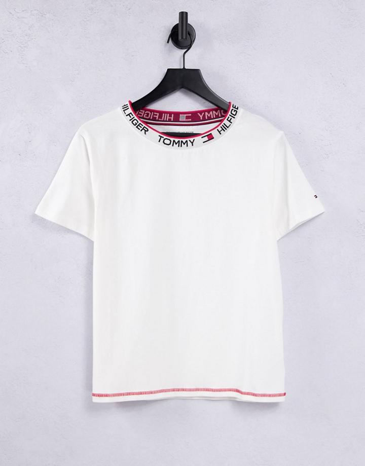 Tommy Hilfiger Retro Classic Short Sleeve Tee In White