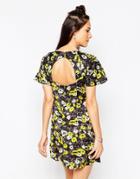 Motel Lia Dress With Open Back In Aster Yellow Print - Aster Yellow