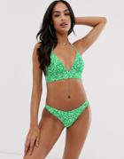 New Look Triangle Bikini Top In Green Floral Ditsy Print - Green