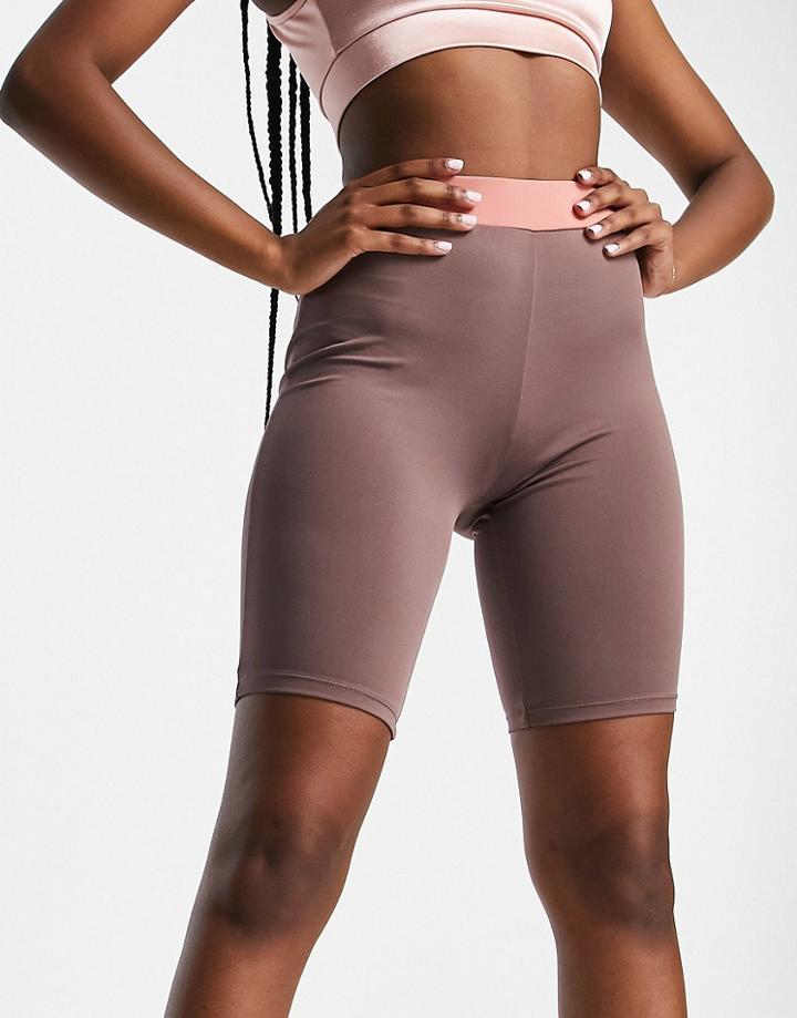 Hoxton Haus Gym Legging Shorts In Chocolate Brown