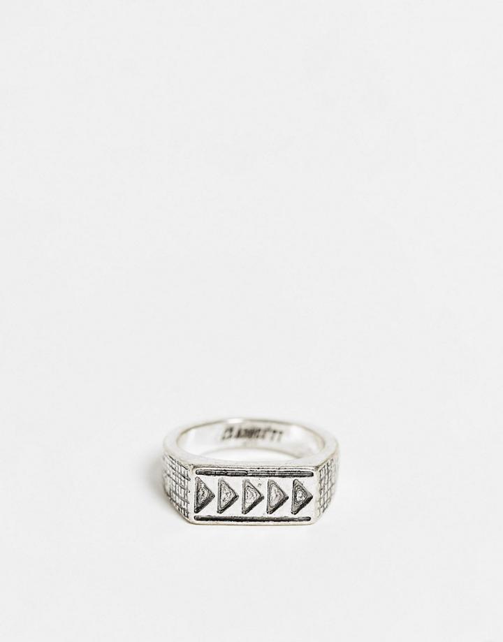 Classics 77 Arrow Design Ring In Silver