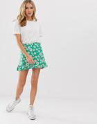 Influence Frill Hem Shorts In Daisy Print - Green