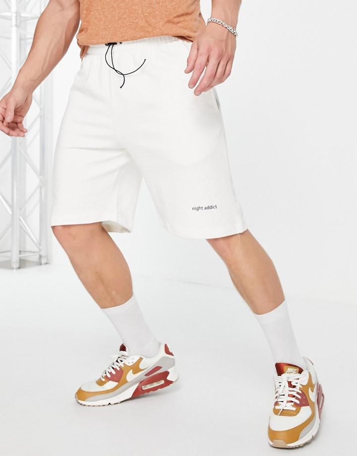 Night Addict Plain Shorts In Cream-white