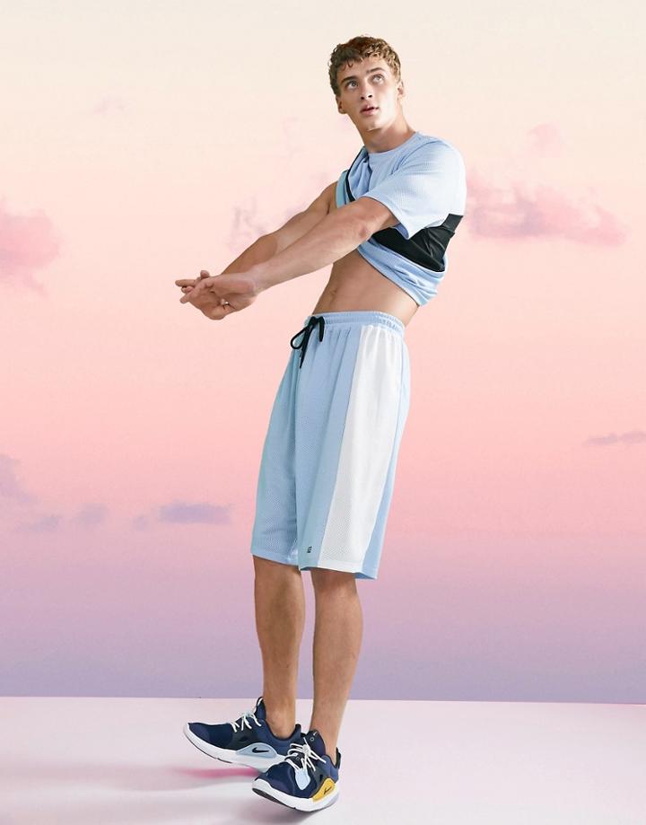 Asos 4505 Relaxed Fit Shorts In Mesh-blues