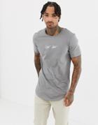 Night Addict Curved Hem Script Logo T-shirt In Muscle Fit - Gray