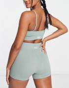 Hiit Seamless Booty Shorts In Lilypad-green
