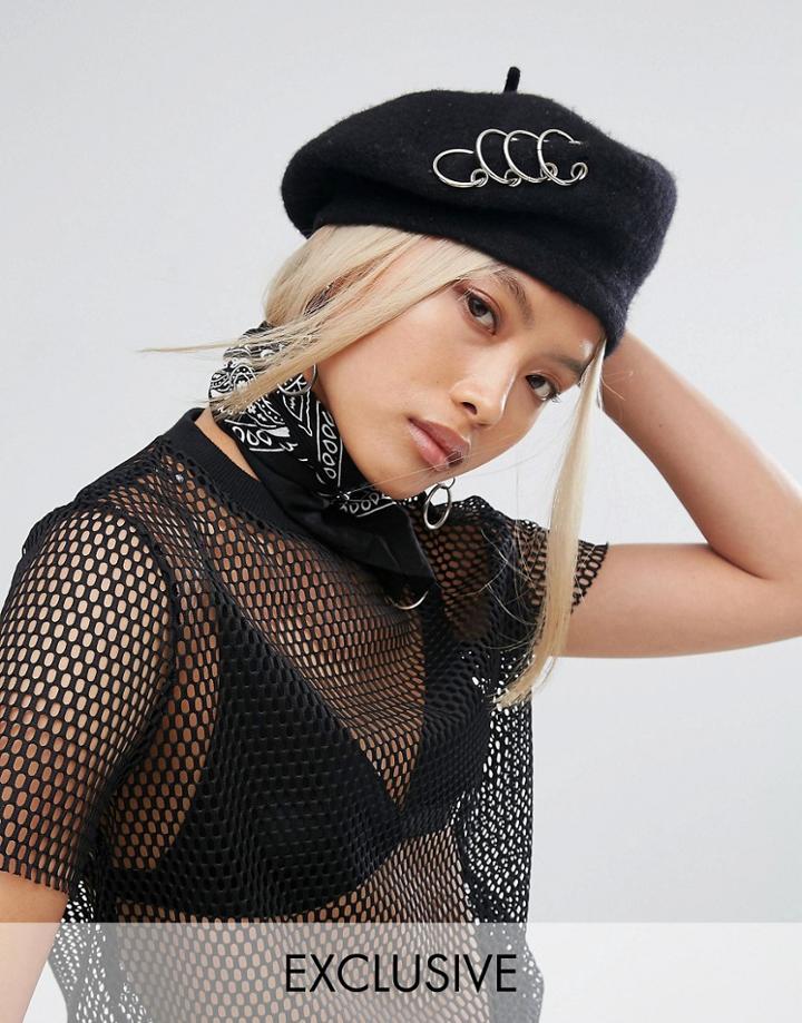 Shikumi Black Beret With Piercings - Black